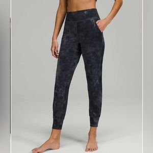 NWOT Lululemon Align High-Rise Jogger
Diamond Dye Pitch Grey Graphite Gray